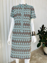 Load image into Gallery viewer, 1960s Novelty Bird Print Knit Shift Dress