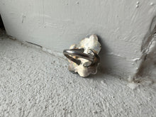 Load image into Gallery viewer, Vintage Native American Navajo Green Turquoise Ring