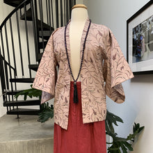 Load image into Gallery viewer, Beautiful Vintage Short Kimono