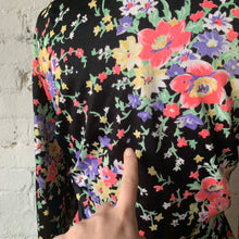 Load image into Gallery viewer, 1970s Floral Wrap Shirt