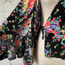 Load image into Gallery viewer, 1970s Floral Wrap Shirt