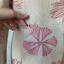 Load image into Gallery viewer, 1990s Y2K Embossed Ivory & Blush Floral Day Coat