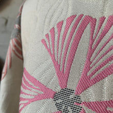 Load image into Gallery viewer, 1990s Y2K Embossed Ivory & Blush Floral Day Coat