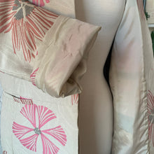 Load image into Gallery viewer, 1990s Y2K Embossed Ivory & Blush Floral Day Coat