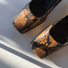 Load image into Gallery viewer, 1990s Nine West Statement Snake Heels
