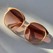 Load image into Gallery viewer, 1970s Oversized Ecru Sunnies