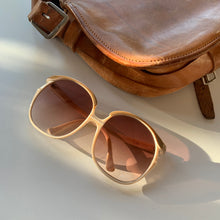 Load image into Gallery viewer, 1970s Oversized Ecru Sunnies