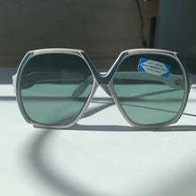 Load image into Gallery viewer, 1970s Oversized Blue-Grey Shades