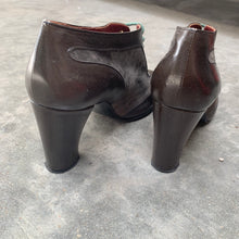 Load image into Gallery viewer, Vintage Italian Olive Brown Leather & Suede Stack Heeled Oxfords