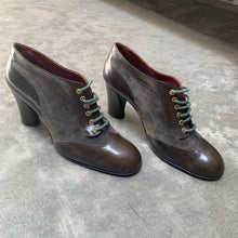 Load image into Gallery viewer, Vintage Italian Olive Brown Leather & Suede Stack Heeled Oxfords