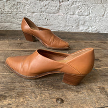 Load image into Gallery viewer, 1990s Nicole Tan Leather Stacked Heel Booties