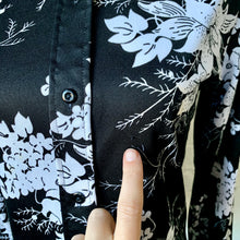 Load image into Gallery viewer, 1970s Black & White Floral Blouse