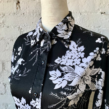 Load image into Gallery viewer, 1970s Black & White Floral Blouse