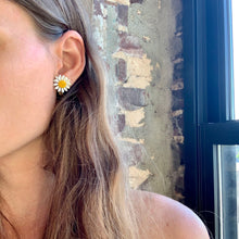 Load image into Gallery viewer, 1960s White & Yellow Daisy Clip On Earrings