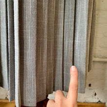 Load image into Gallery viewer, 1970s Black & White / Gray Accordion Pleated Midi Skirt