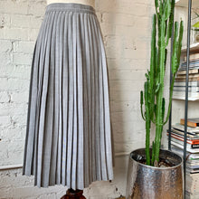 Load image into Gallery viewer, 1970s Black & White / Gray Accordion Pleated Midi Skirt