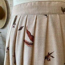 Load image into Gallery viewer, 1970s Handmade Natural Linen Midi Skirt With Floral Print