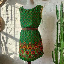 Load image into Gallery viewer, 1970s Kelly Green Paisley Shift Dress / Tunic