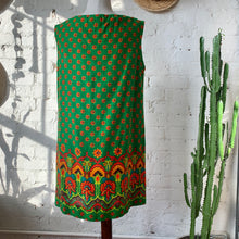 Load image into Gallery viewer, 1970s Kelly Green Paisley Shift Dress / Tunic