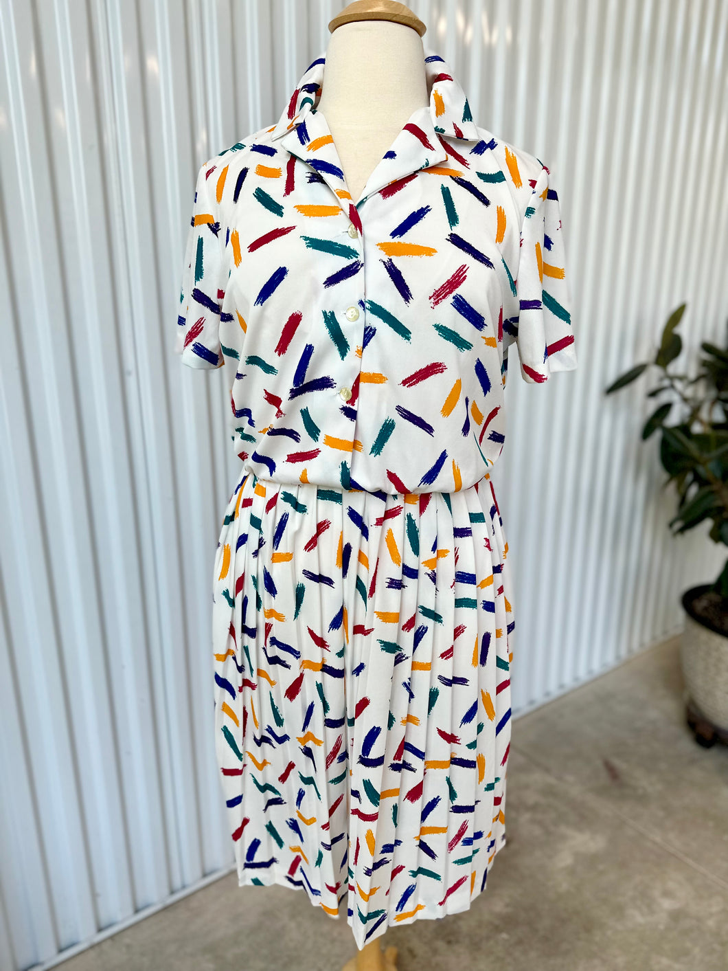 80's White With Paint Stroke Pleated Midi Dress