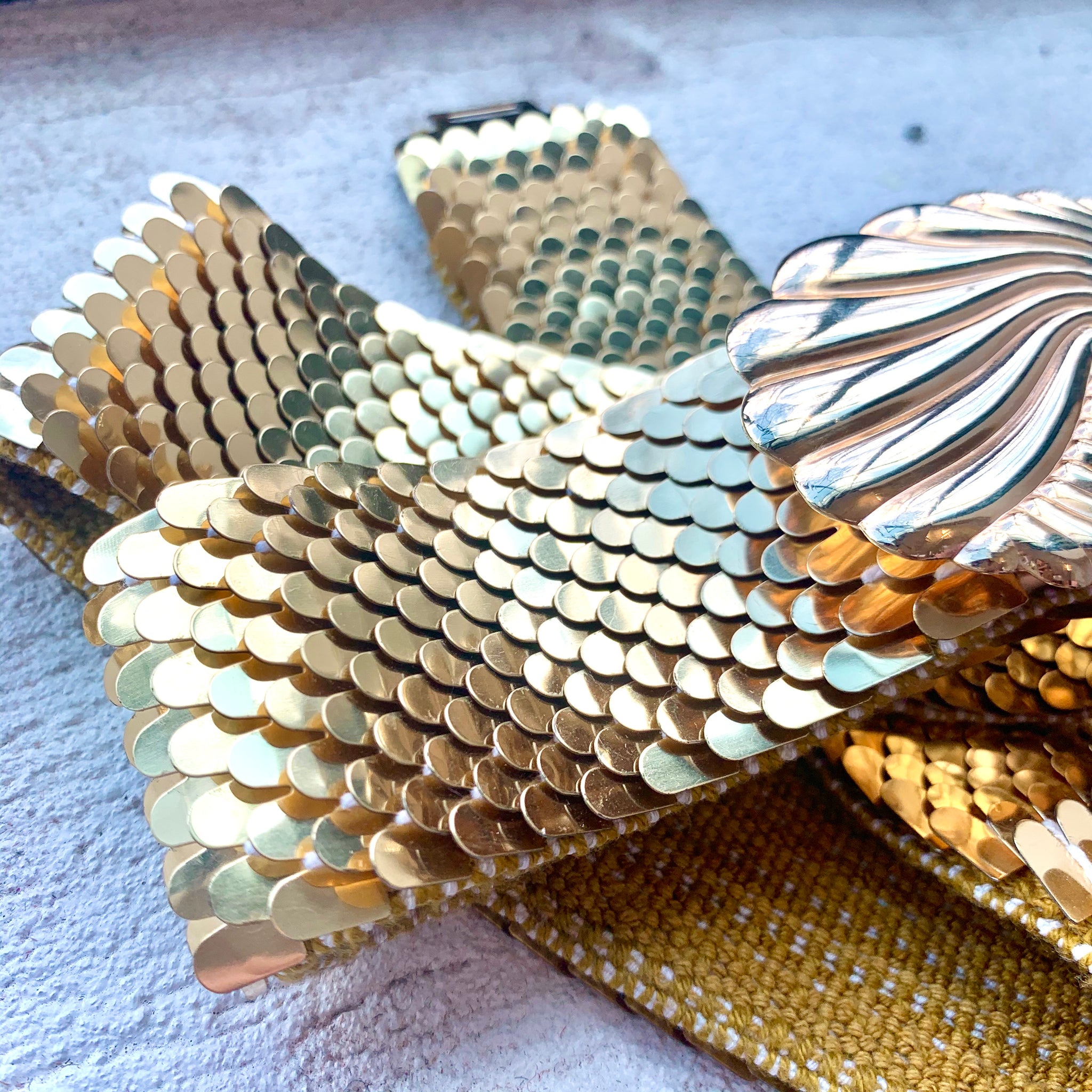 bronze fish hook belt buckle 1970s-80s Gold Elastic Fish Scale Belt with Medallion Hook Buckle – Eyes of Wise