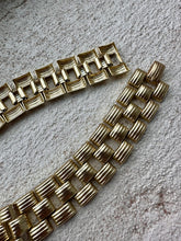 Load image into Gallery viewer, 1980s Light Gold Linked Chain Choker Necklace
