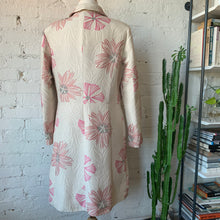 Load image into Gallery viewer, 1990s Y2K Embossed Ivory &amp; Blush Floral Day Coat

