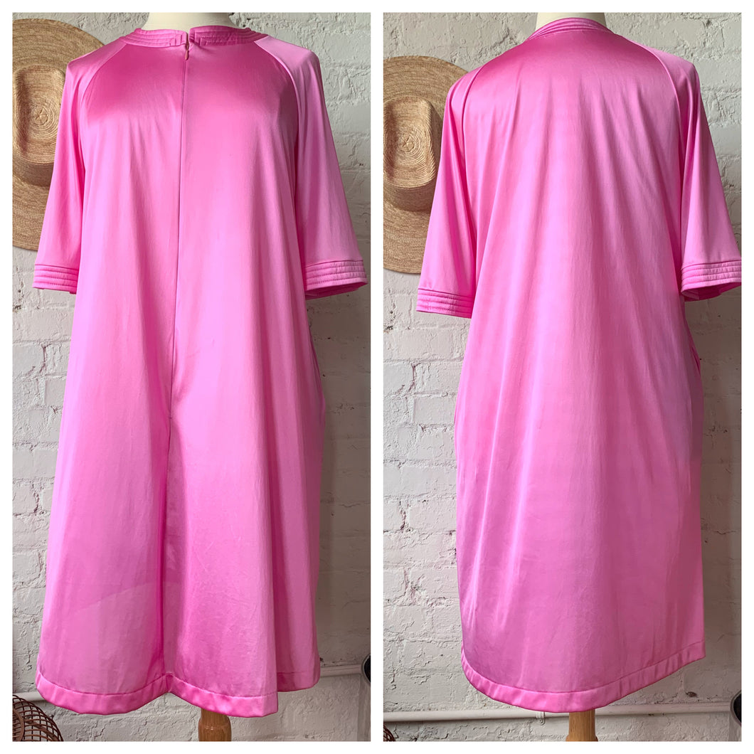 1970s Bubble Gum Pink Vanity Fair Robe/Dress