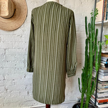 Load image into Gallery viewer, Vintage Olive Green Long Sleeve Tunic Blouse
