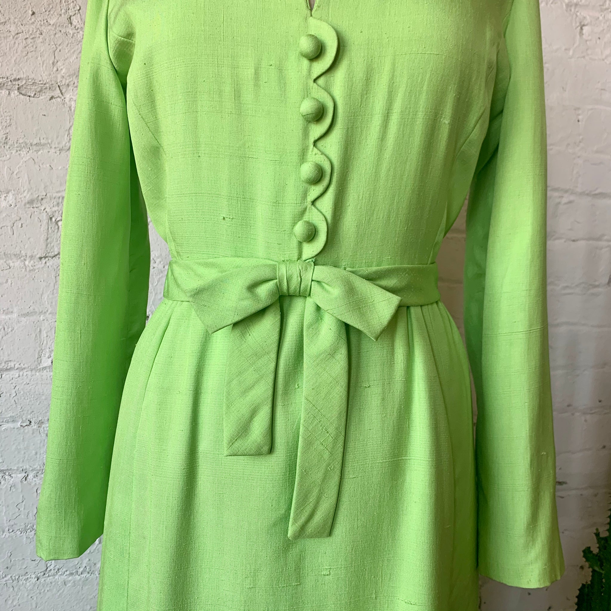 1960s Bright Chartreuse Green Long Sleeve Linen Dress Eyes of Wise 1960s Bright Chartreuse Green Long Sleeve Linen Dress Eyes of Wise