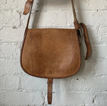 Load image into Gallery viewer, 1970s Camel Color Leather Saddle Bag
